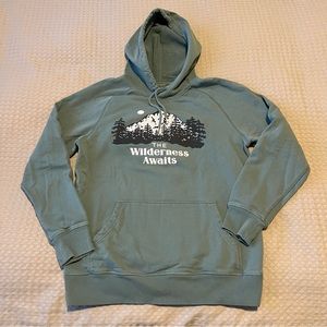 Keep nature wild the wilderness awaits mountains Sweatshirt Pacific Northwest
